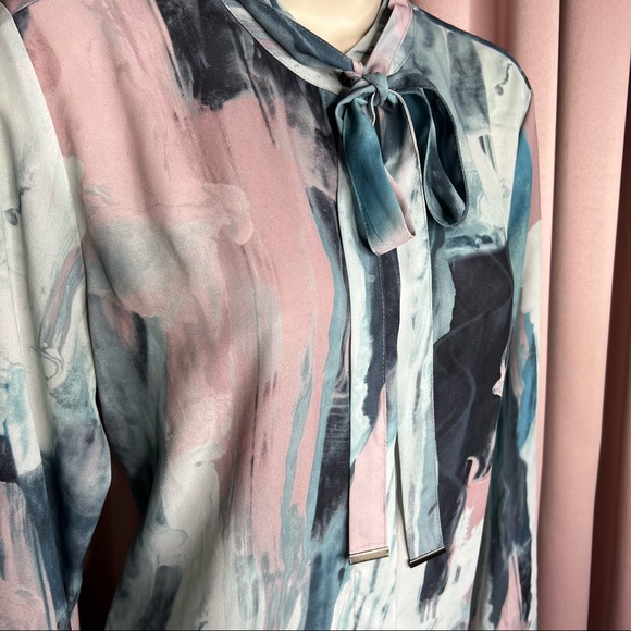 Abstract print blouse - Picture 2 of 4